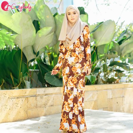 Baju kurung menyusu selak 21